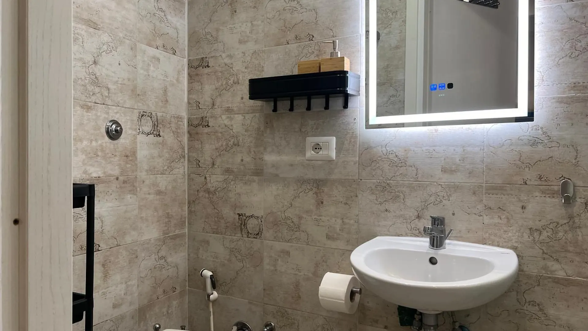 Characteristic & Modern Home In Trastevere Rome Appartement